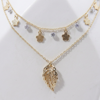 Collar Doble con Dijes de Flores